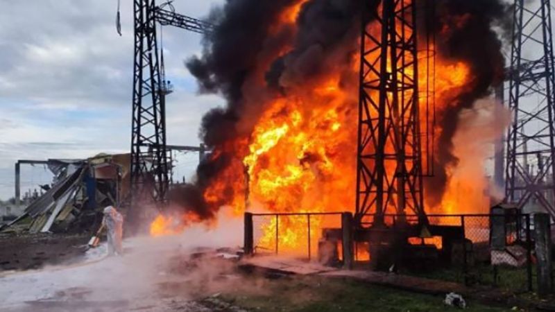 Рашисти обстрілами пошкодили половину енергетичної системи України, - Кулеба