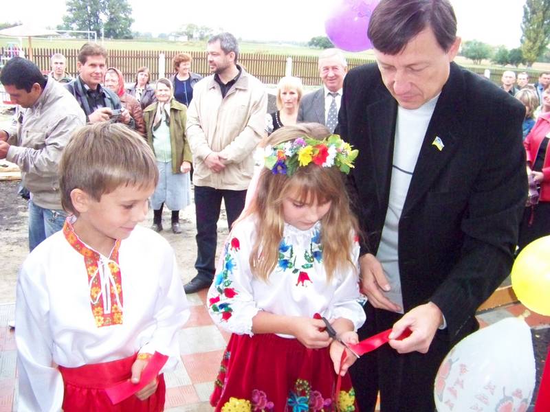 На Новосанжарщині відкрили черговий дитячий садок