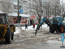Міський голова Микола Глухов вимагає від підлеглих навести лад на дорогах