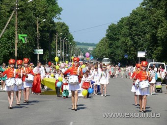 Діти малювали український прапор і танки