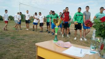 У Галущиній Греблі на день села зіграли у волейбол