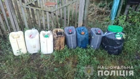 На Мирогородщині затримали чоловіка, який викрав більше 200 літрів пального у фермера