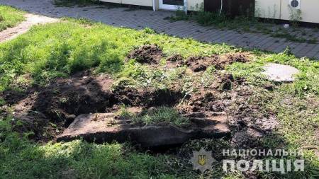 На Полтавщині дитина провалилася у каналізаційний колектор