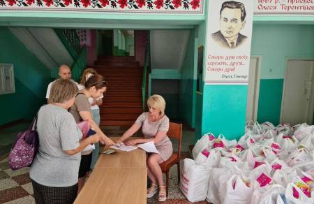 25 серпня волонтери роздали 200 гуманітарних пакунків