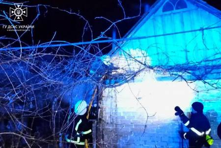 У Кременчуцькому районі рятувальники ліквідували пожежу в лазні