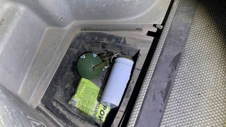 Кременчуцькі поліцейські виявили гранату у автомобілі