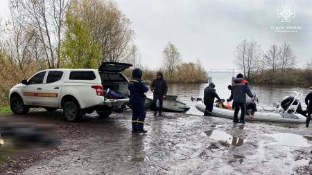 Рятувальники дістали з Дніпра тіла двох рибалок