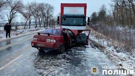 У Кременчуцькому районі зіткнулися вантажівка та легковик – двоє людей загинули