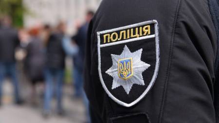Кременчуцька поліція затримала злочинців, які проникли у будинок місцевих жителів та погрожувала їм зброєю