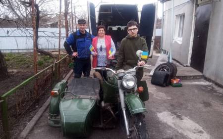 Раритетний мотоцикл родини Коваленків поїхав на фронт