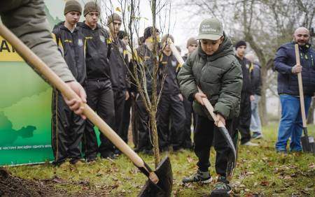 У Полтаві висадили мільярдне дерево
