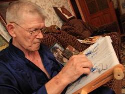 Всего за год 59-летний житель Кременчуга научился вышивать чудо-картины