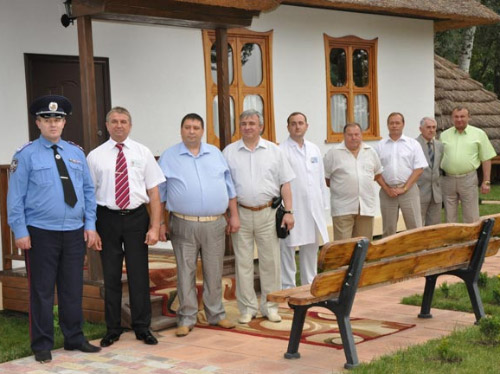 На Миргородщині презентували перший будиночок для відпочинку сімейного типу