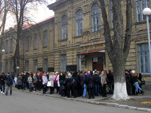 Студентів ПНПУ не пустили на навчання