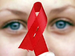 У Полтаві на ВІЛ/СНІД обстежуються частіше жінки, а інфікованих більше чоловіків