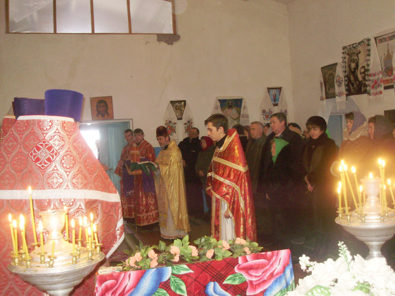 Віряни повертаються в лоно рідної церкви УПЦ КП