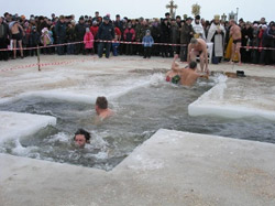 У Кременчуці традиційно відзначають Свято Водохреща Хресним ходом до берега Дніпра