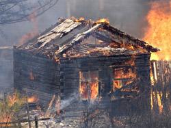 На Полтавщині син спалив хату 80-річній матері