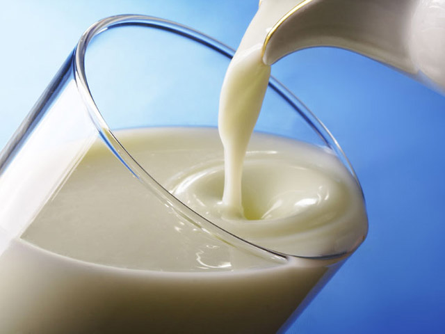 Селяни вимагають справедливої плати за здане молоко
