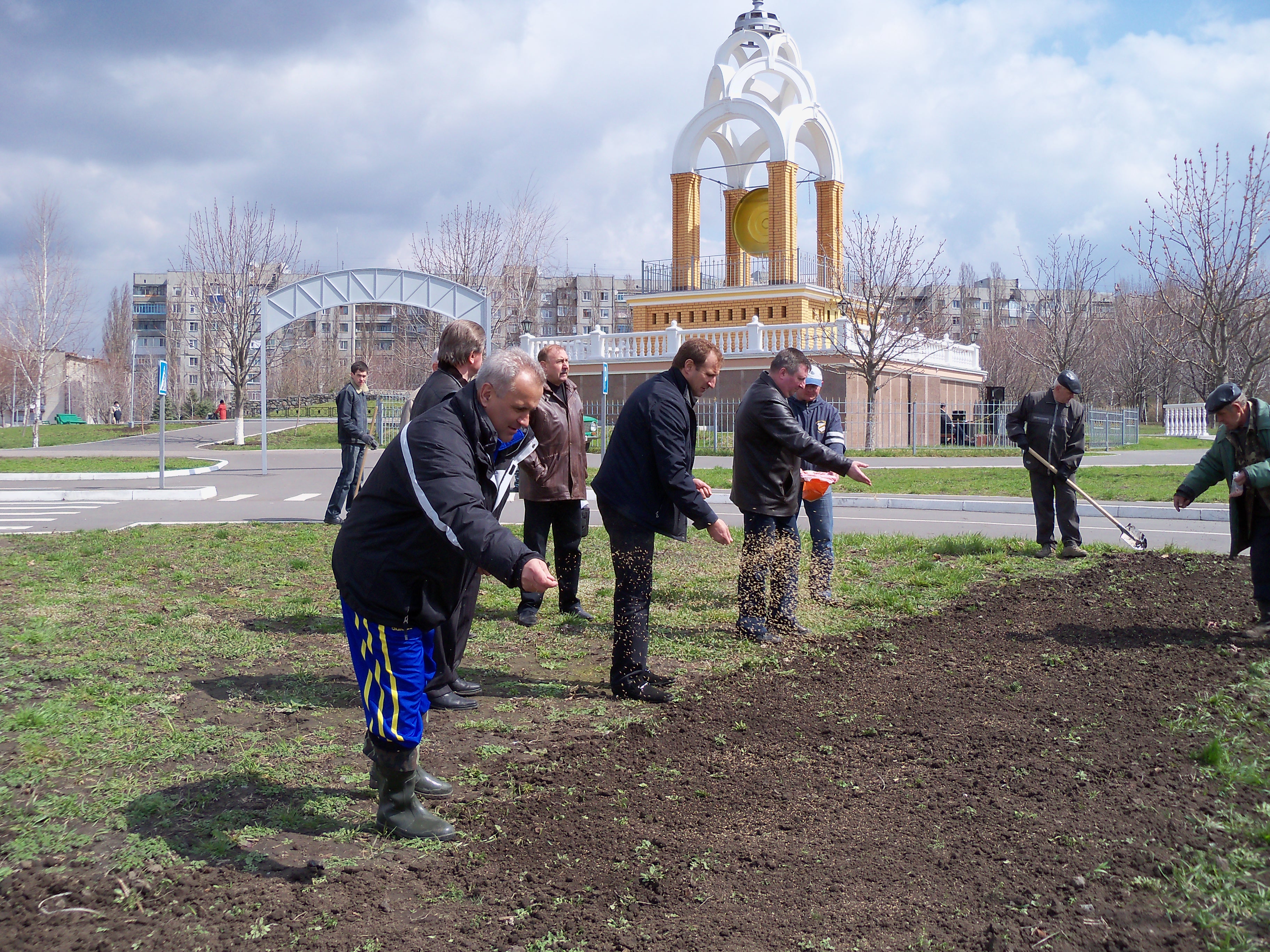 В Автозаводському районі підвели підсумки суботнику (уточнено)