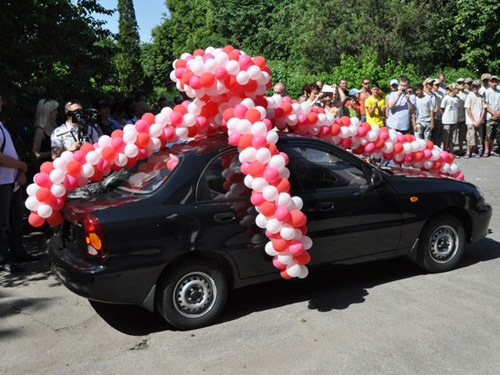 Кобеляцькому інтернаті міліціонери подарували новий автомобіль