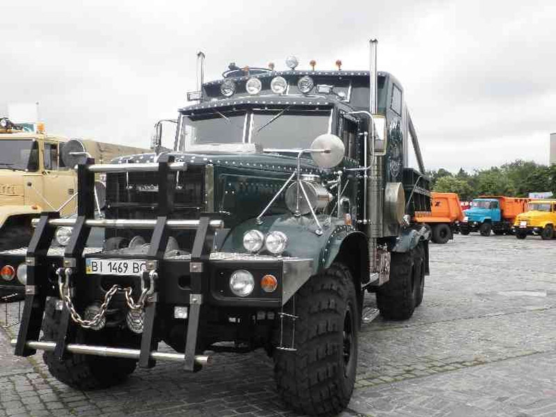 Ретро, мілітарі й комунальні новинки від АвтоКрАЗу