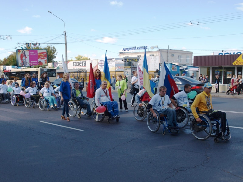 В Полтаві завершився марафон інвалідів-візочників 