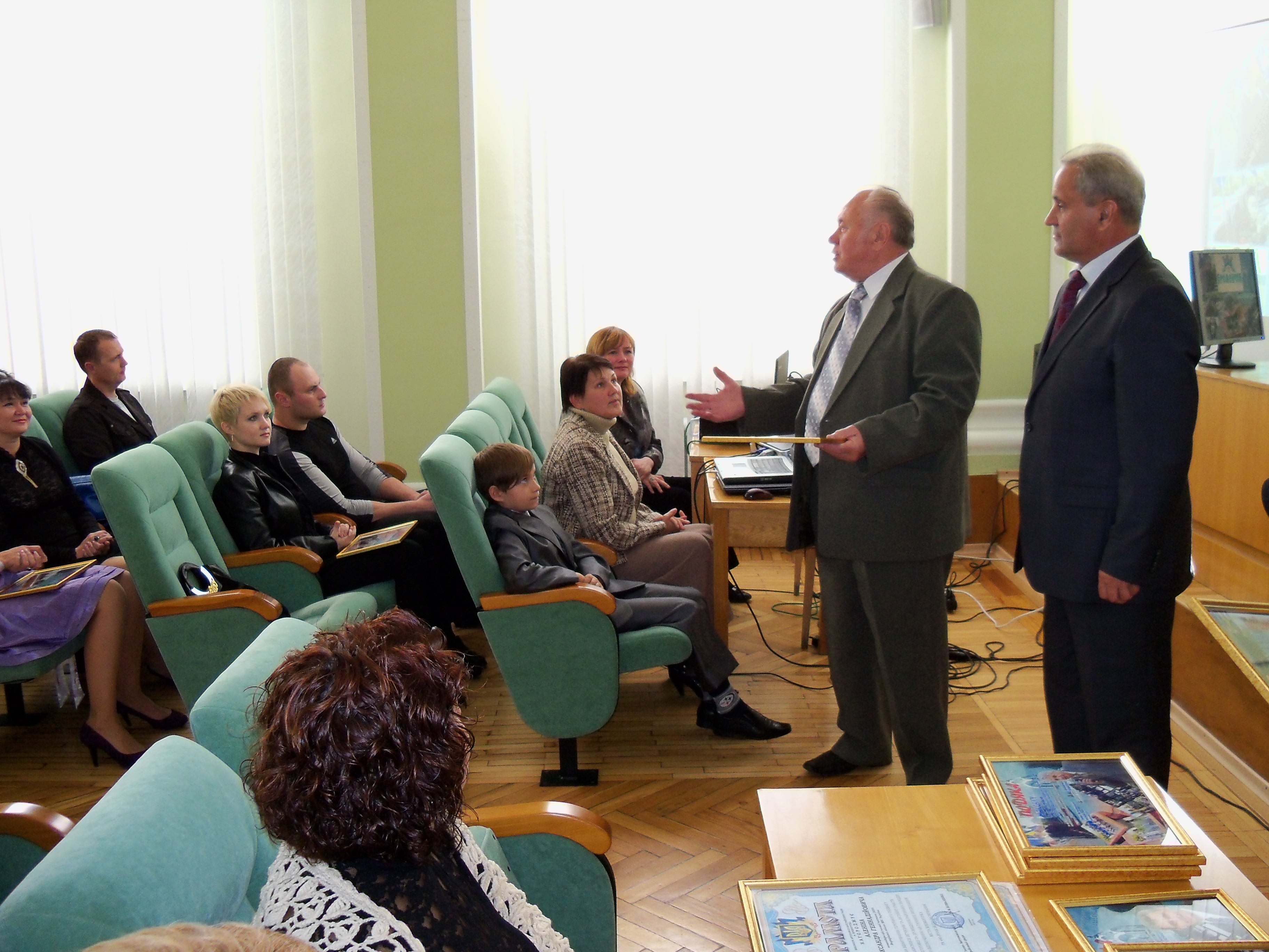 В Автозаводському райвиконкомі підвели підсумки святкувань