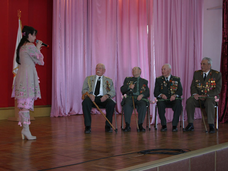 Рятувальники Полтавщини вітали ветеранів Великої Вітчизняної війни із Днем Перемоги