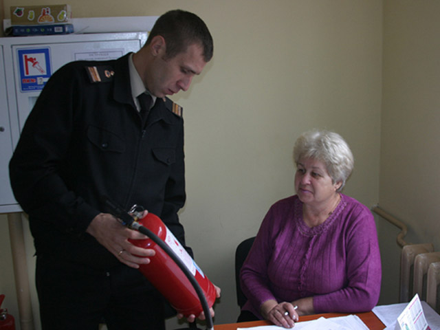 Рятувальники роз’яснюють правила пожежної безпеки на виборчих дільницях