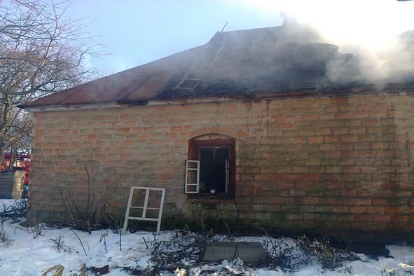 Через пожежу родина із трьома дітьми лишилася без домівки