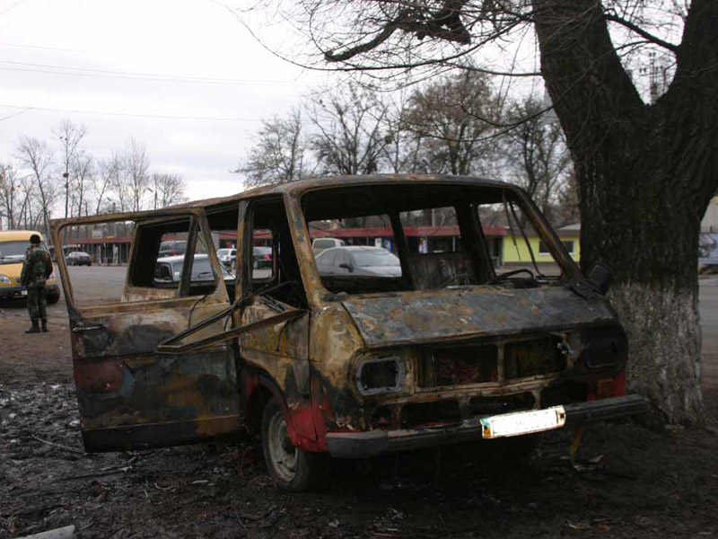 У Полтаві згорів автомобіль у якому знаходився 26-річний чоловік 