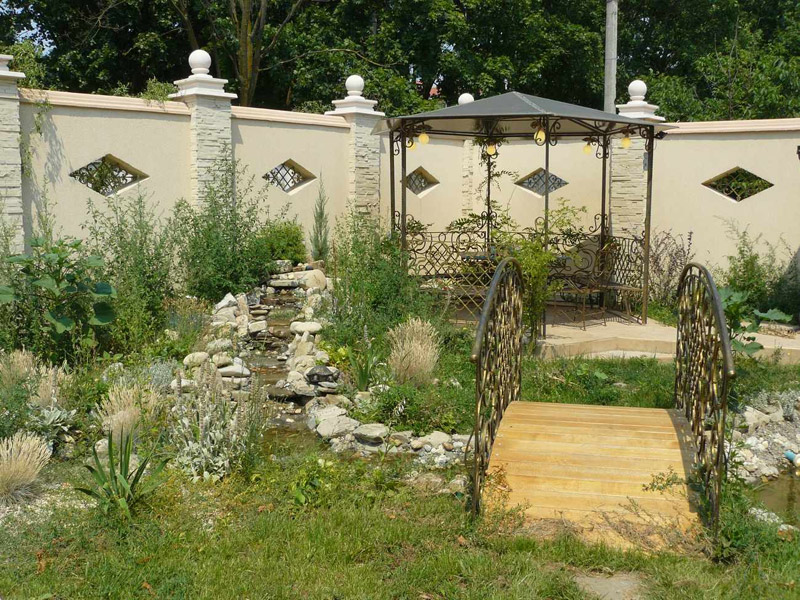 За допомогою інтернету і чоловіка Олена Рябченко спроектувала собі садибу