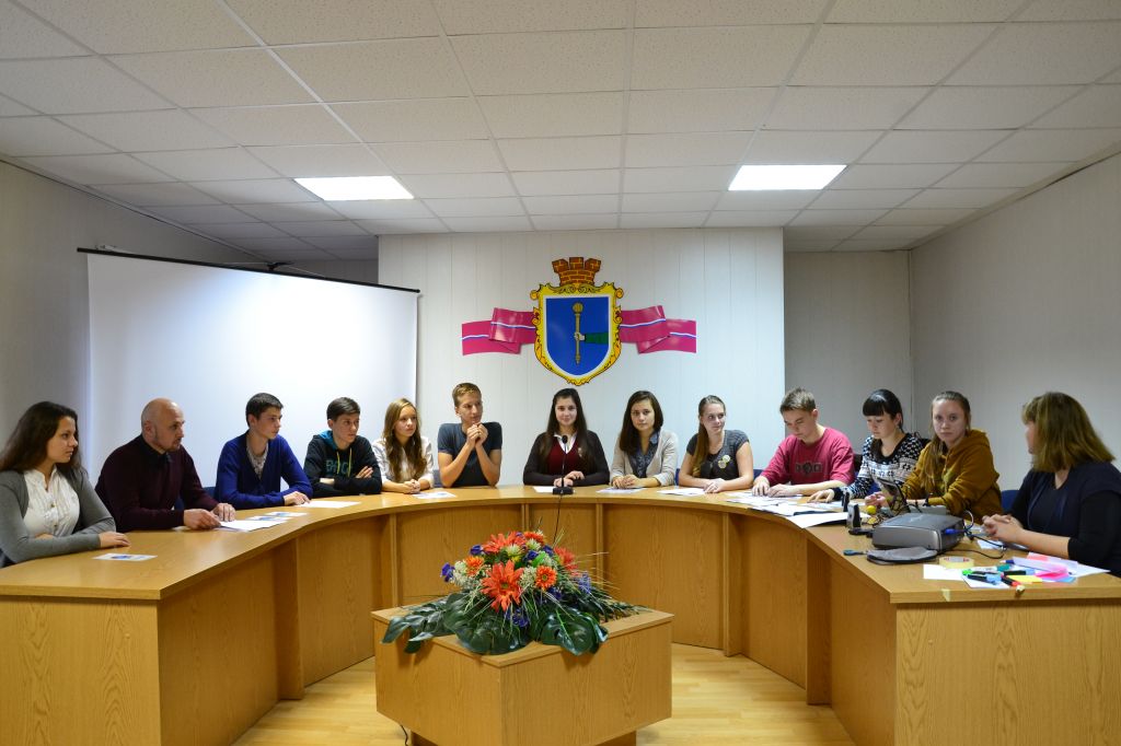 Молоді лідери в Лубнах дискутували про проблему молодіжного безробіття