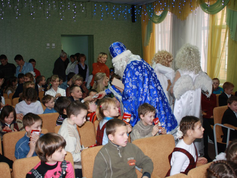 На Полтавщині співробітники СБУ відвідали вихованців підшефних шкіл-інтернатів