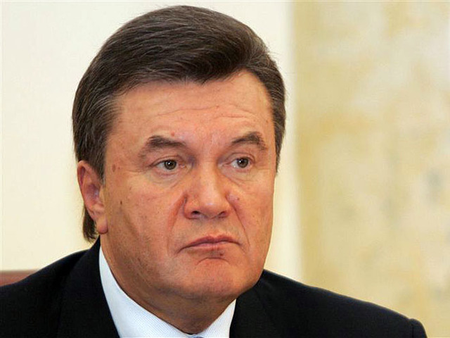 Янукович погодився на дострокові президентські вибори і Конституцію-2004
