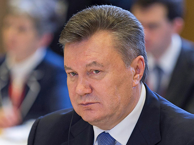 Янукович з’явився і вважає себе президентом