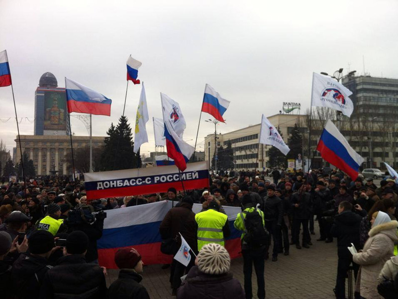 На сході та півдні України мітингували за від’єднання та створення Новоросії
