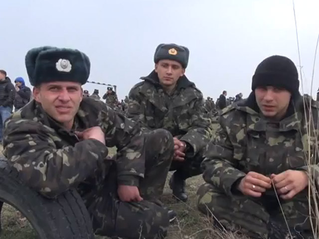 Кримські бабушки просять убивати українських солдат