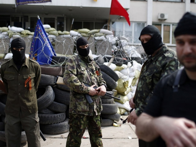 Прикордонники Луганського прикордонного загону всю ніч відбивають атаки терористів