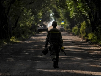 В СНБО заявили об обстреле колоны украинских военных 