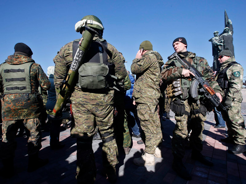 Ніч в зоні АТО: бойовики обстріляли військових на Бахмутці та Донецький аеропорт