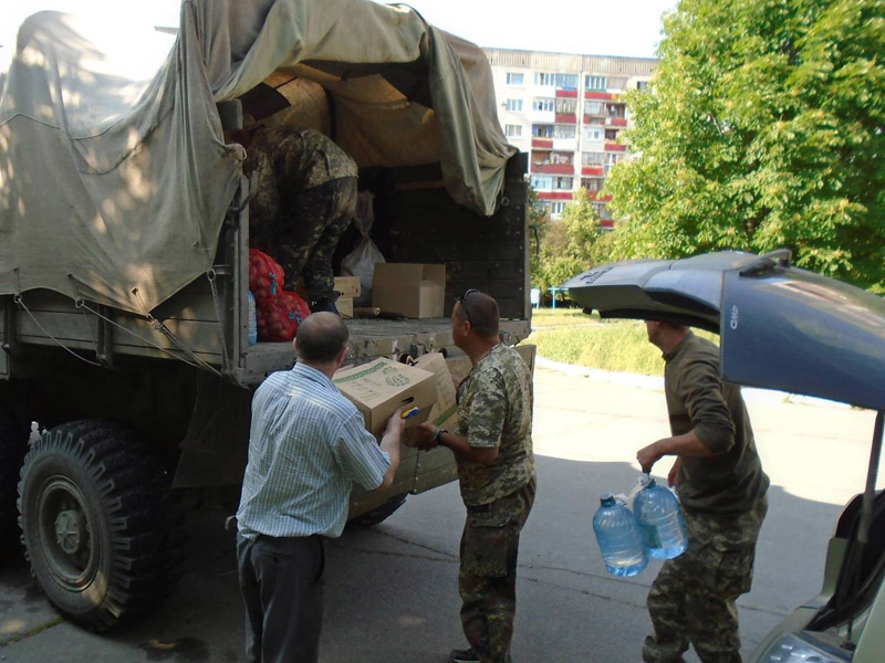 Полтавські волонтери відвезли допомогу військовим