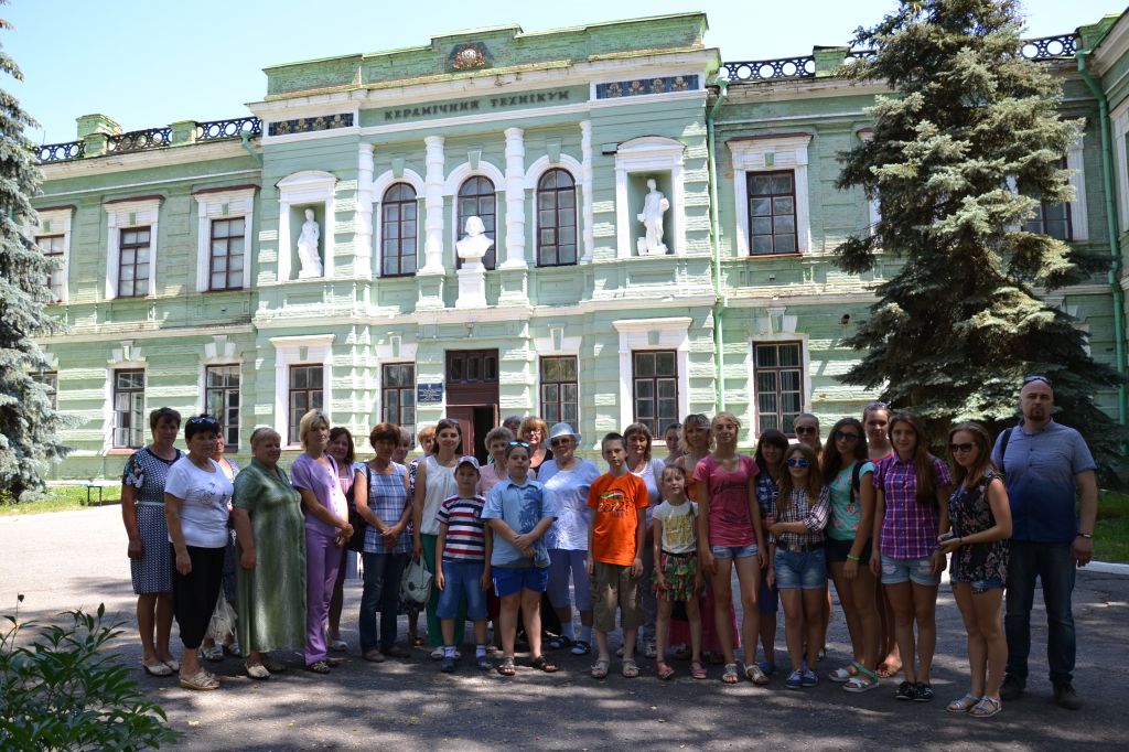 На Полтавщині проводять краєзнавчі екскурсії які зміцнюють діалог поколінь 