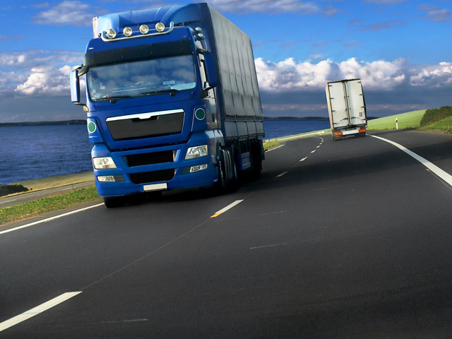 Кабмін заборонив перевозити дорогами вантажі понад 40 тонн