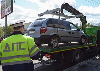 Водіїв привчатимуть правильно паркуватись