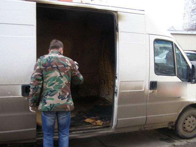 На Полтавщині в автомобілі знайдено труп молодого чоловіка