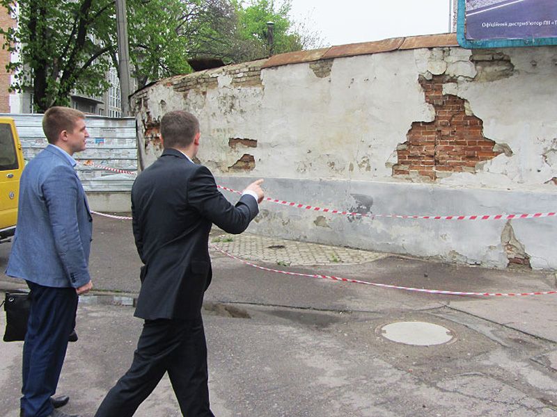 У Полтаві причепурять вулиці, якими ймовірно проїде Президент України