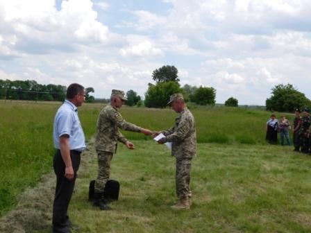 Під час польових зборів в учнів перевіряли підготовку і вправність