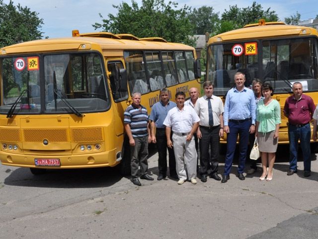 Новосанжарський район отримав два нових шкільних автобуса